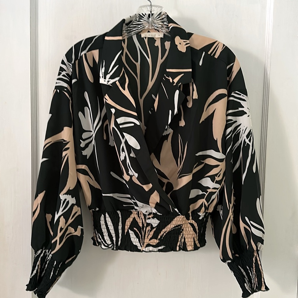 Illa Illa Green Floral Wrap Cropped Blouse, Size S